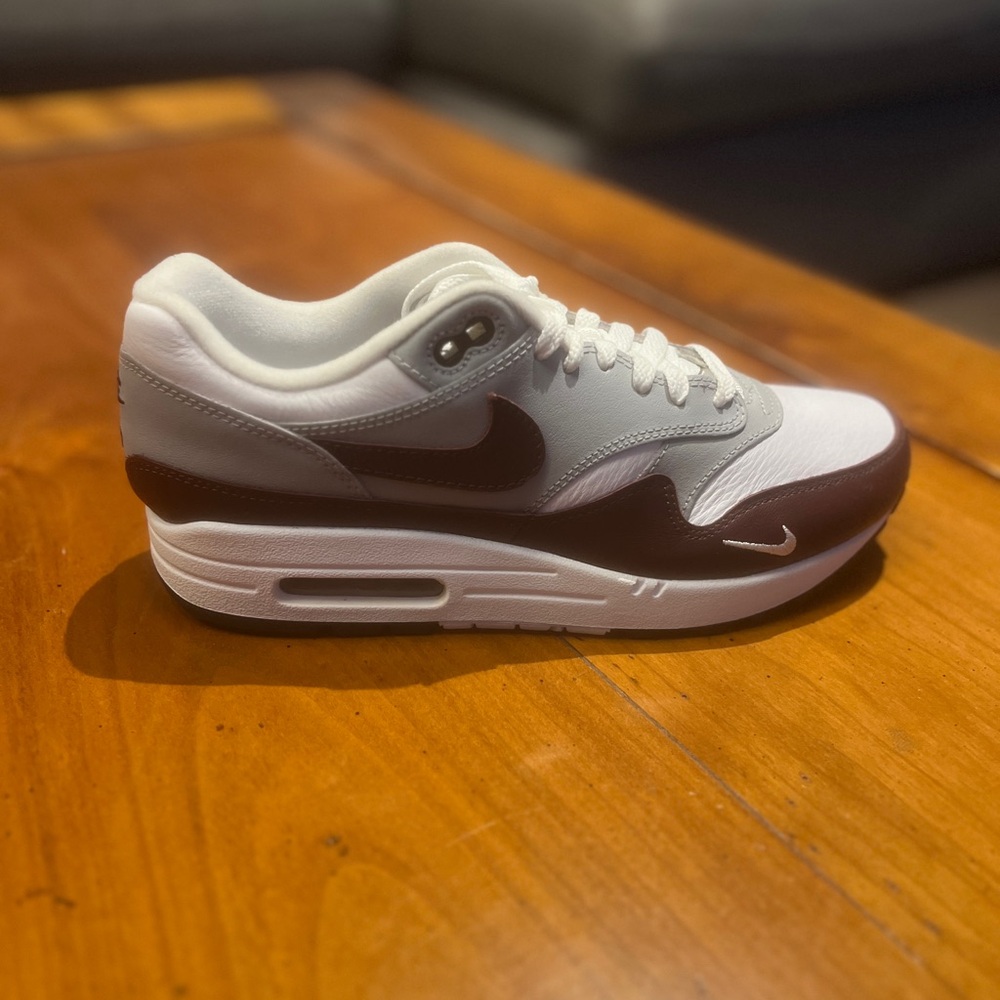 BRAND NEW Nike Airmax 1 Unisex White and Maroon  Sneakers